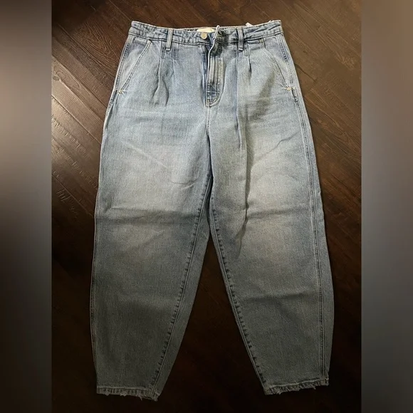 KanCan Pleated + Tapered Fit Barrel Denim - Picture 3 of 11